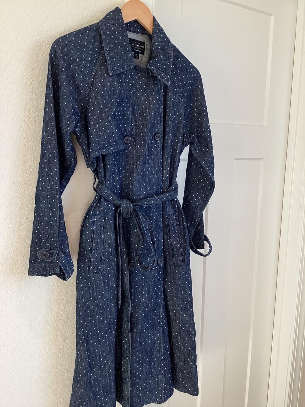 Lucky Brand Belted Jacket Long Collared Back Yoke Size Small Cotton Denim Dot
